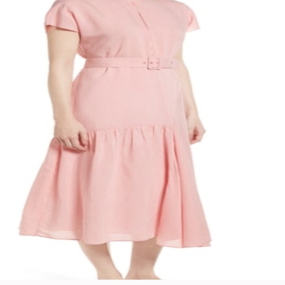 Beautiful new dress - Picture 6 of 8